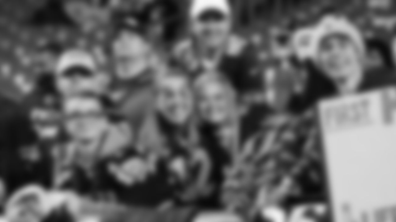 The 12s show up strong, traveling across the country for week 9 at the Commanders on Nov 2, 2025