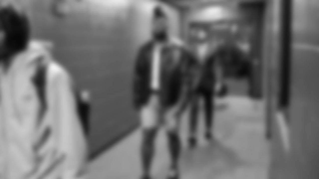 Seahawks defensive end Leonard Williams (99) arrived at Northwest Stadium for the Sunday Night Football matchup at the Washington Commanders in Week 9.