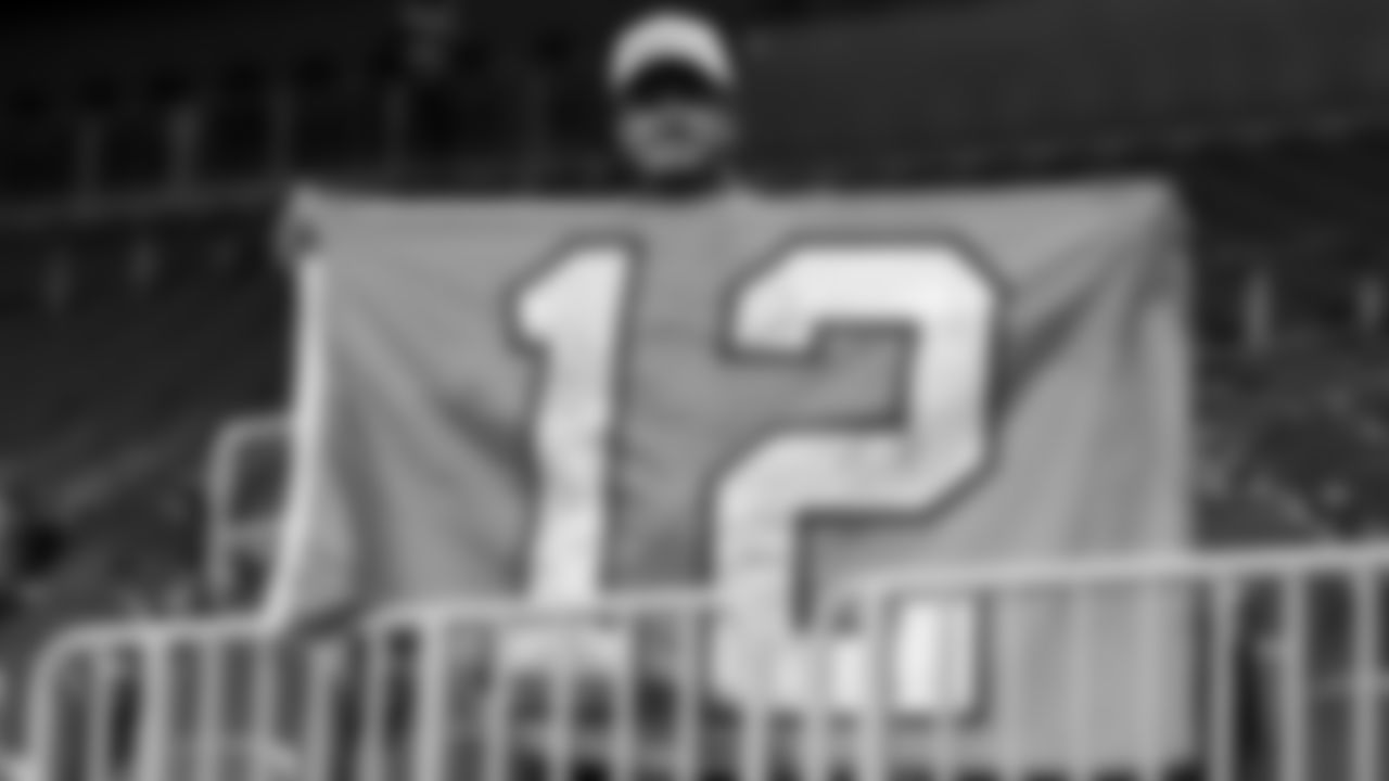 12s Show Out Strong For Week 14 In Atlanta On December 7, 2025