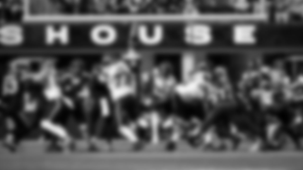 Seahawks at Rams on November 16, 2025