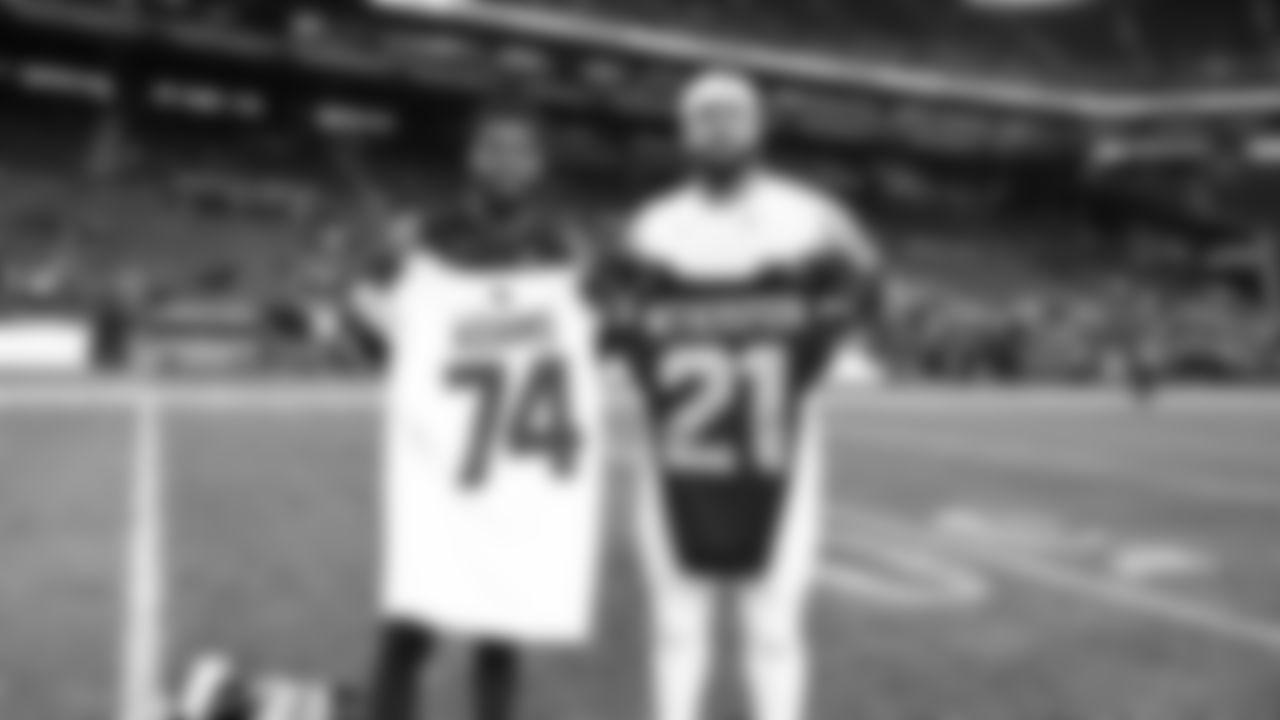 The Seahawks celebrated the 44-22 win over the Cardinals on Sunday, November 9, 2025.