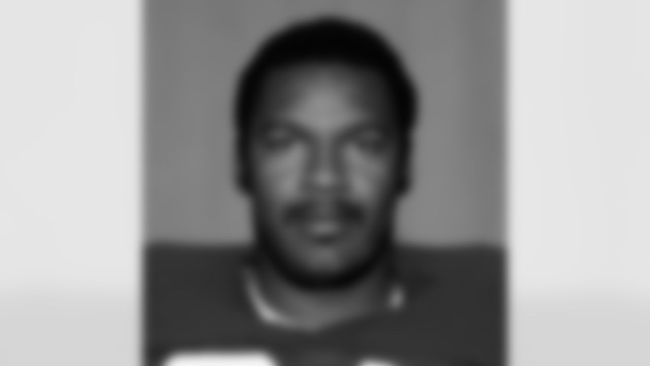 The Seahawks drafted Clemson defensive end Steve Durham with the 140th overall pick in the 6th round of the 1981 NFL Draft.