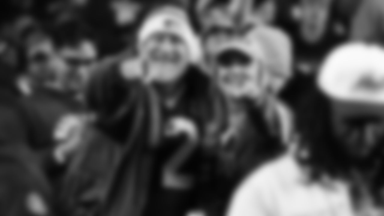 The 12s show up strong, traveling across the country for week 9 at the Commanders on Nov 2, 2025