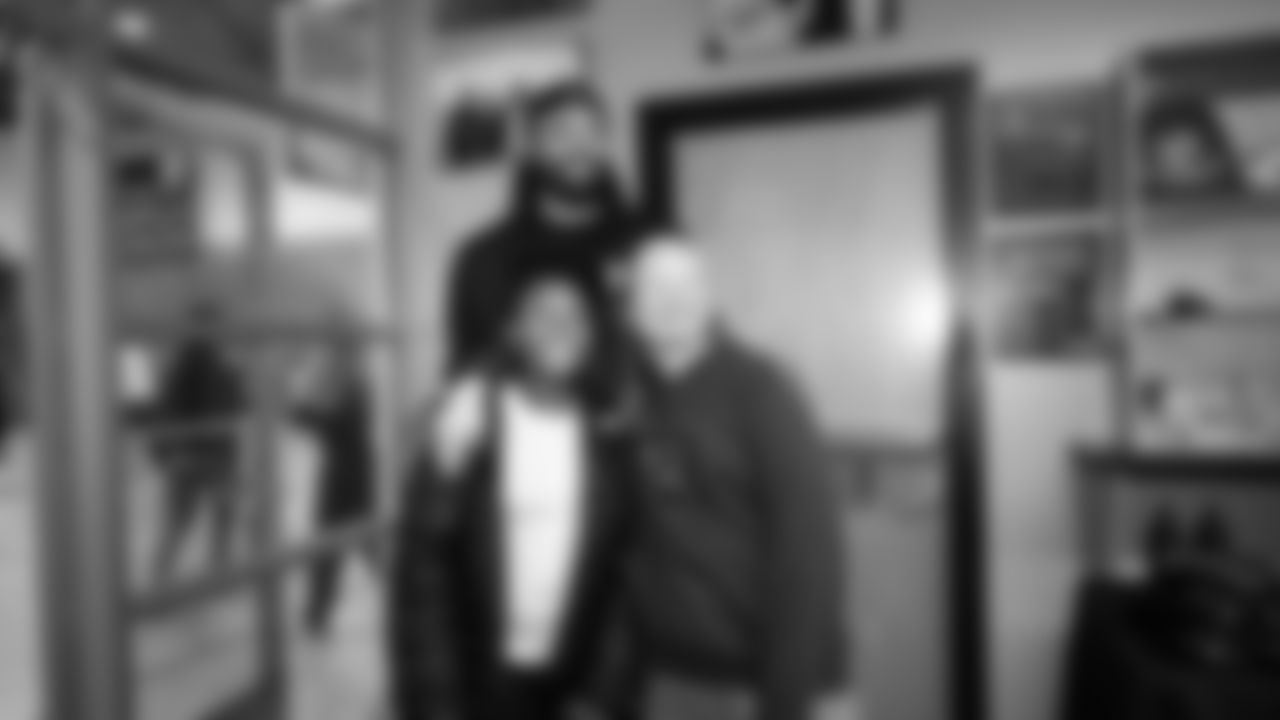 The Game Changers Program celebrated the completion of the program with a night of fun and games with Seahawks Legend Garry Gilliam on November 7, 2025.