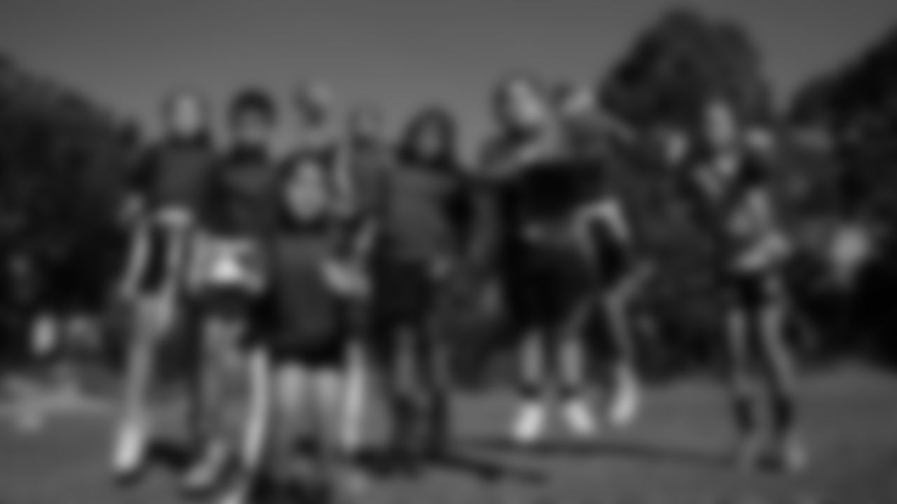 During a visit to Australia, Seahawks Legend Cliff Avril and Blitz stopped by the Kurranulla Aboriginal Corporation Community Center to play flag football and rugby alongside the Cronulla Sharks.