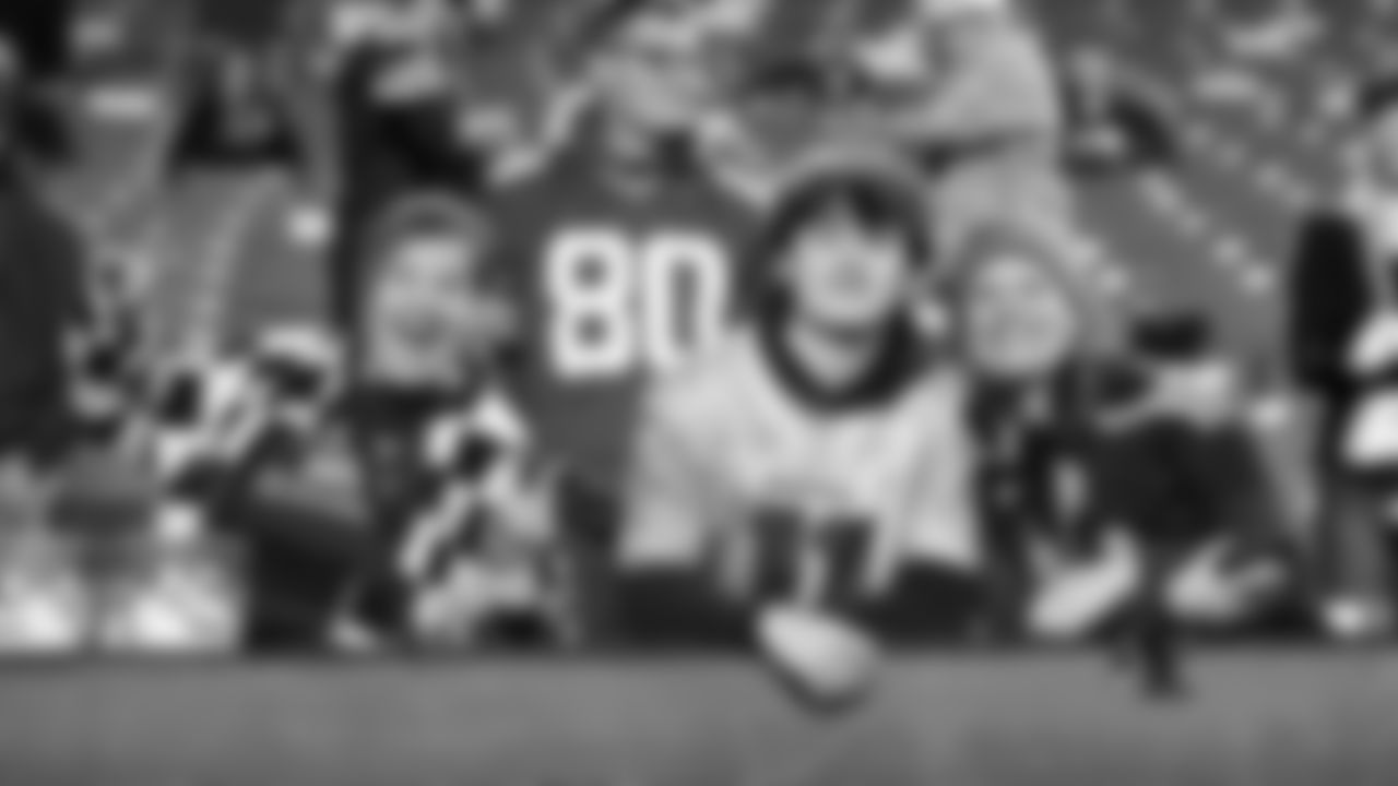 The 12s show up strong, traveling across the country for week 9 at the Commanders on Nov 2, 2025