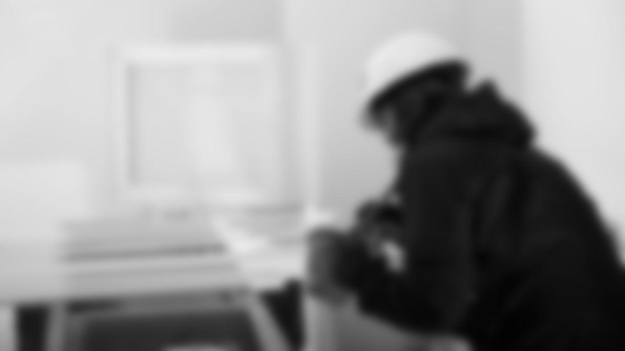 In recognition of Salute to Service Month, the Seahawks and Starbucks joined forces to learn, share, and build together to help provide affordable, stable housing to Veterans in our community.