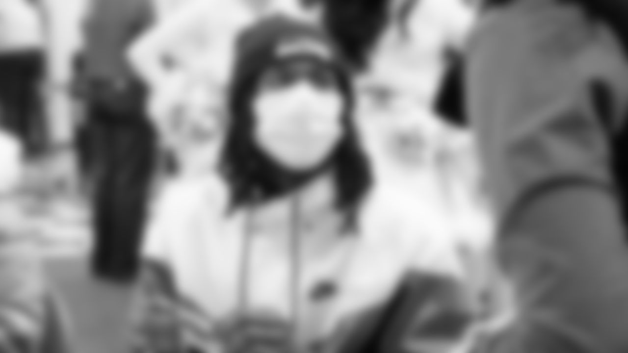 Seahawks wide receiver Rashid Shaheed visited a local children's hospital in Seattle and spent time with patients and their families in honor of the holiday season.