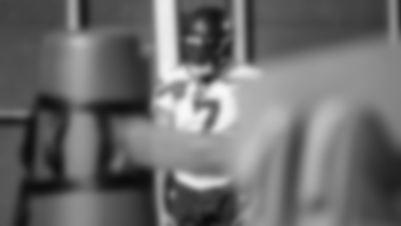 Seahawks linebacker Uchenna Nwosu (7) practiced on February 5, 2026 in San Jose, California.