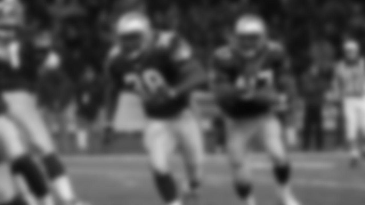 FB Mack Strong (38)