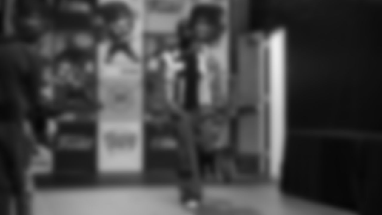 Seahawks defensive end DeMarcus Lawrence (0) arrives at Lumen Field for the Week 10 matchup vs. the Arizona Cardinals.