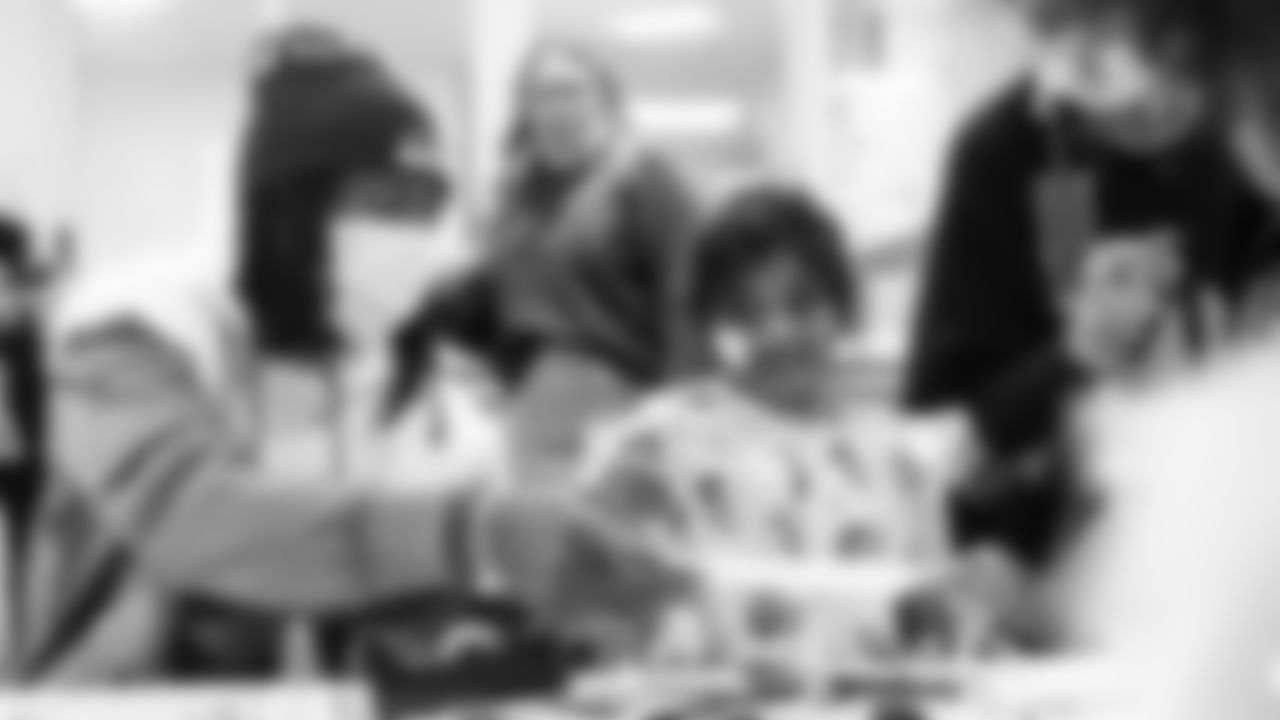 Seahawks wide receiver Rashid Shaheed visited a local children's hospital in Seattle and spent time with patients and their families in honor of the holiday season.