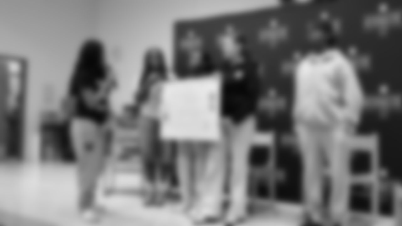 The Seahawks teamed up with EVERFI for a morning learning about mental health with students at Showalter Middle School on October 30, 2025.