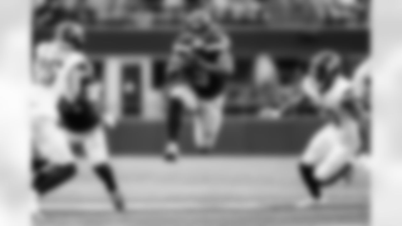Seahawks running back Kenneth Walker III (9)