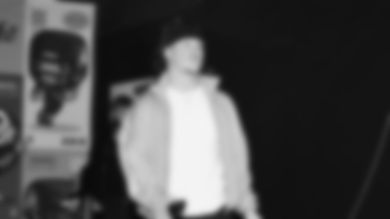 Seahawks linebacker Drake Thomas (42) arrived at Lumen Field for the Week 16 matchup vs. the L.A. Rams.