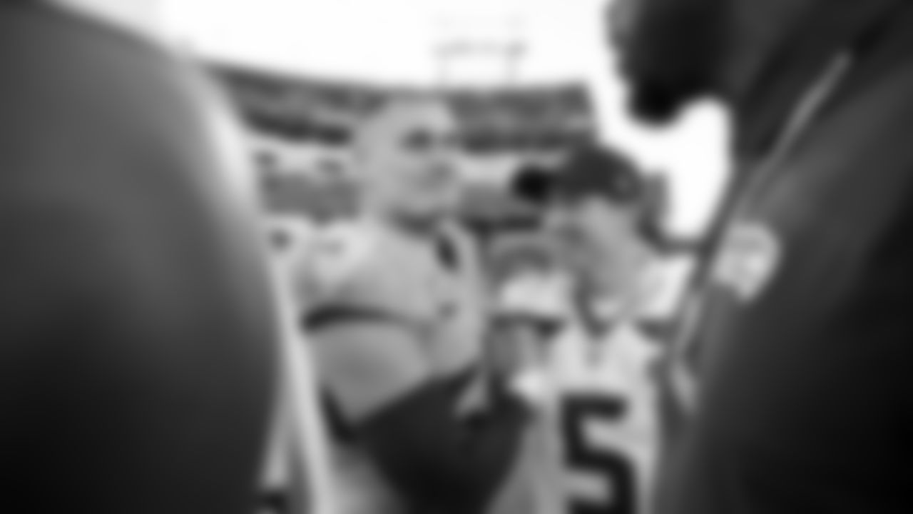 Seahawks celebrate the 30-24 win over the Tennessee Titans at Nissan Stadium on November 23, 2025.