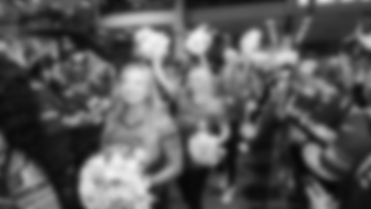 On Saturday, October 5th, Sea Gals/Seahawks Dancers alumni performed at Lumen Field.