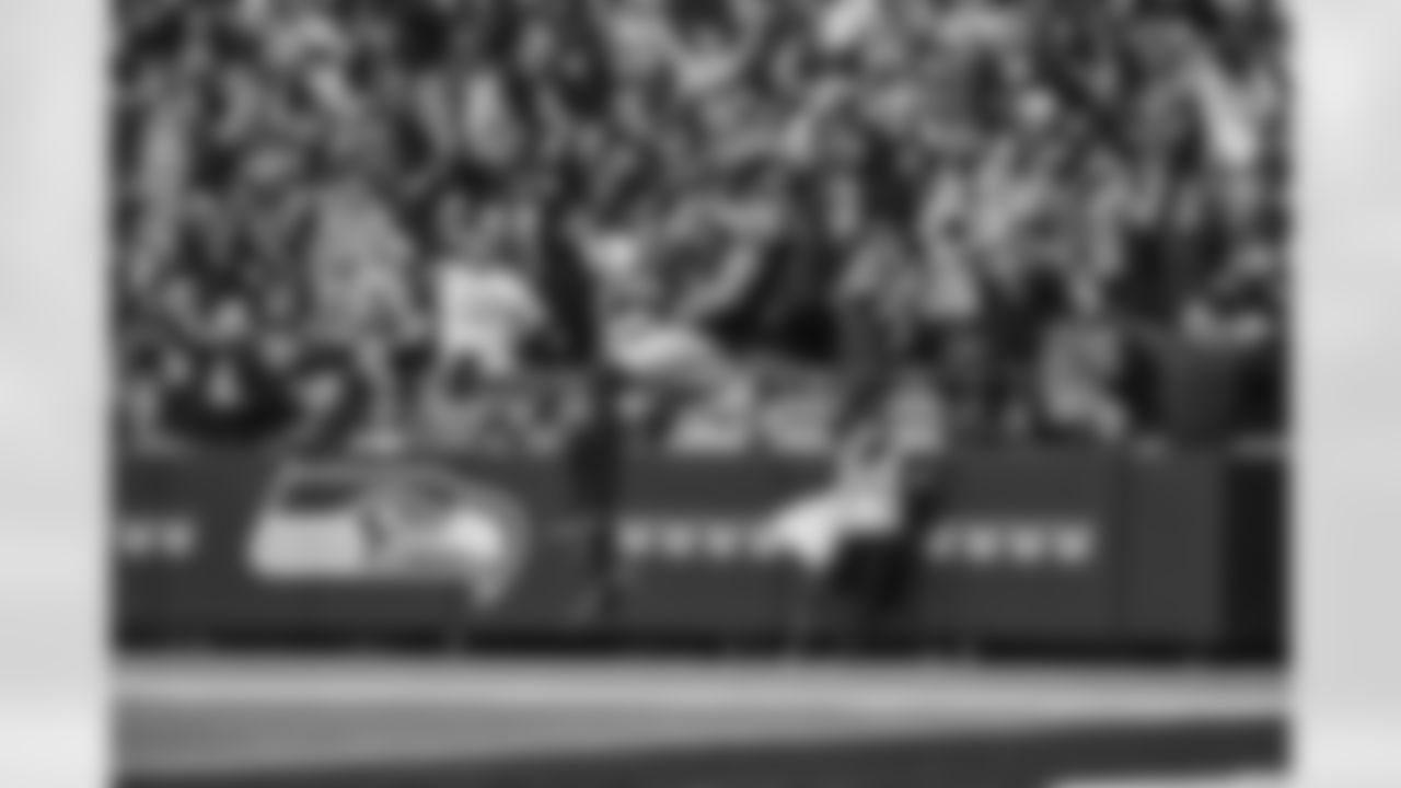 Seahawks safety Coby Bryant (8) picked off Cardinals QB Kyler Murray and returned it 69 yards for his first career touchdown in the 16-6 win over the Arizona Cardinals on November 24, 2024 at Lumen Field.