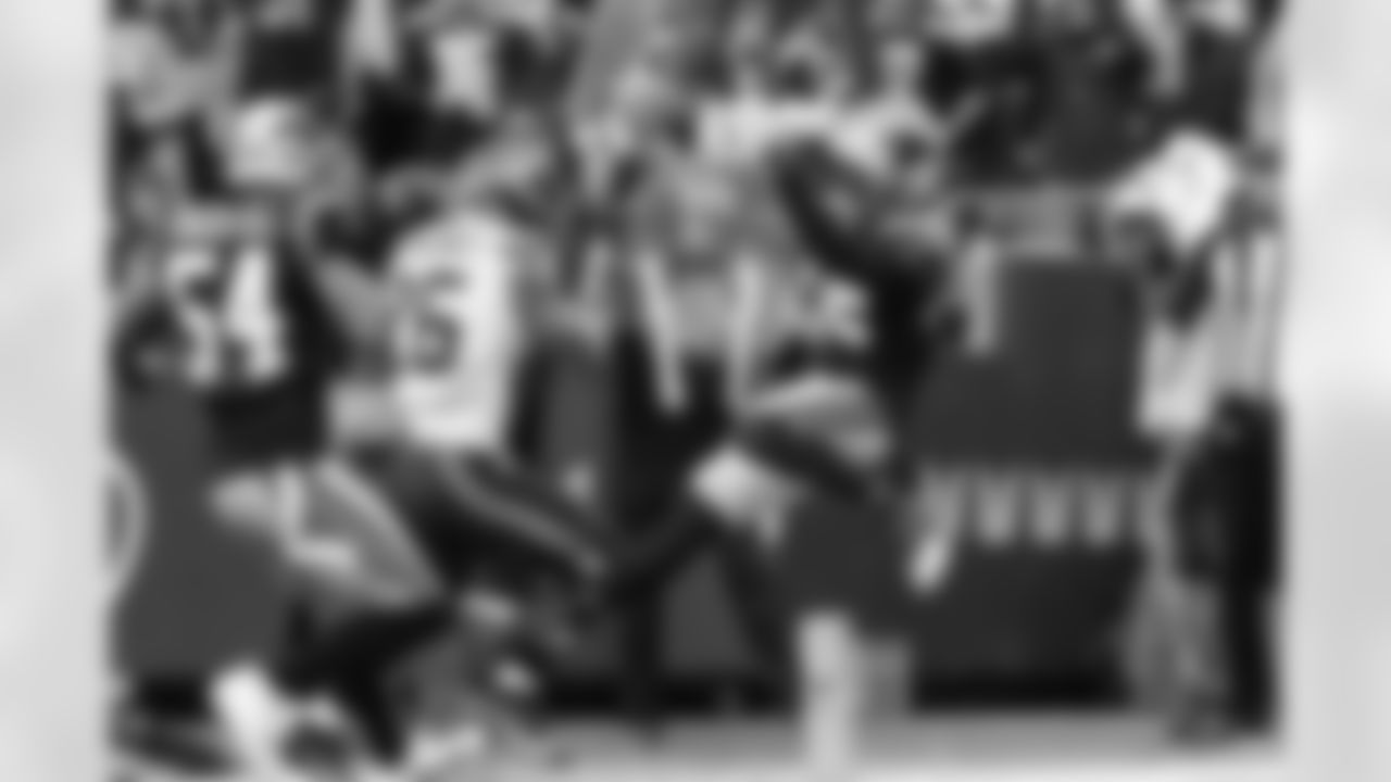 Seahawks running back Zach Charbonnet (26)