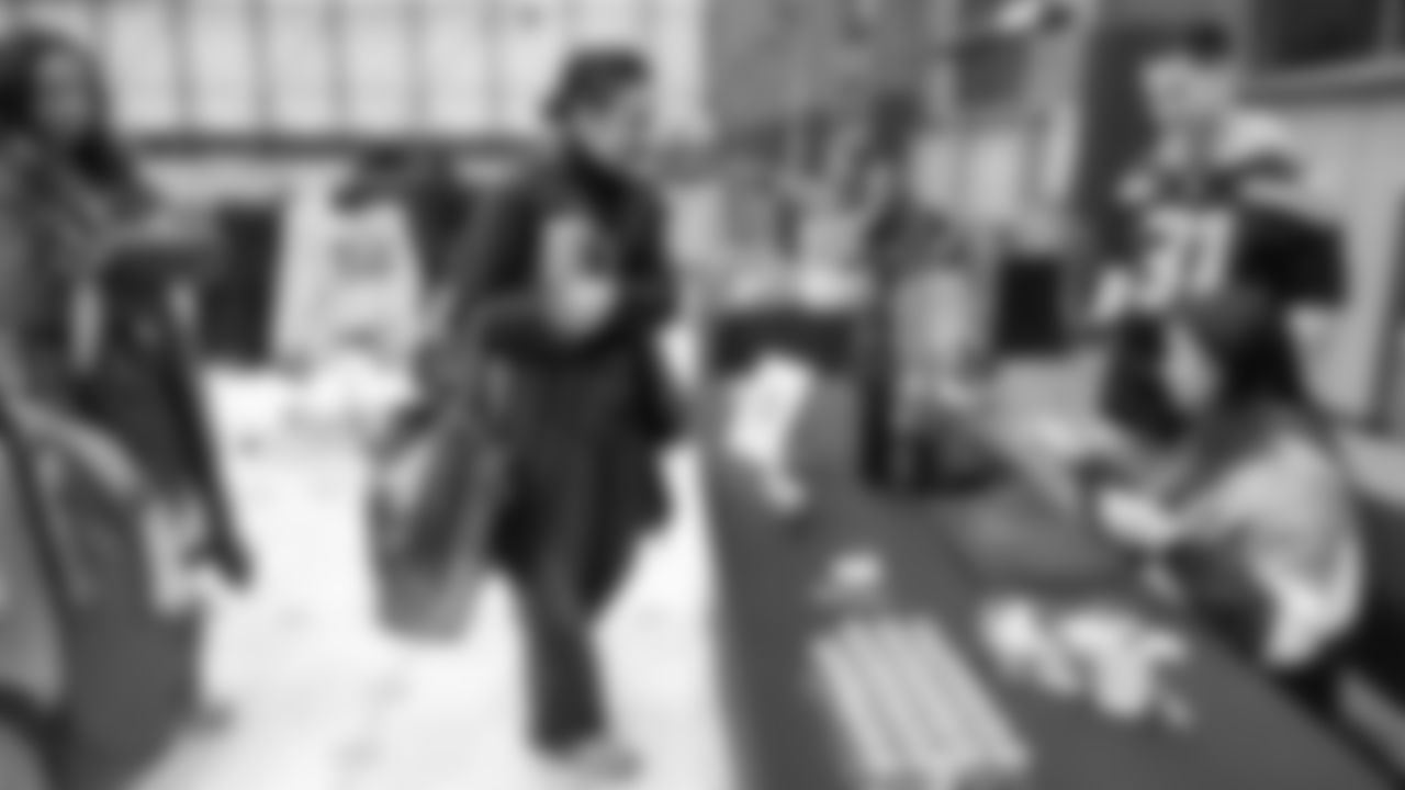 Hosted in partnership with DEI, Seahawks Women's Association and SOAR Women's Employee Resource Group, the Women's Wellness Event brought together education on women's fertility and overall health, moments for connection and meditation, and onsite vendors raising awareness around wellness and the importance of regular breast exams.