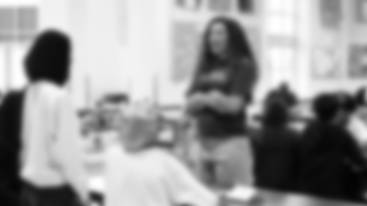 The Seahawks teamed up with EVERFI for a morning learning about mental health with students at Showalter Middle School on October 30, 2025.