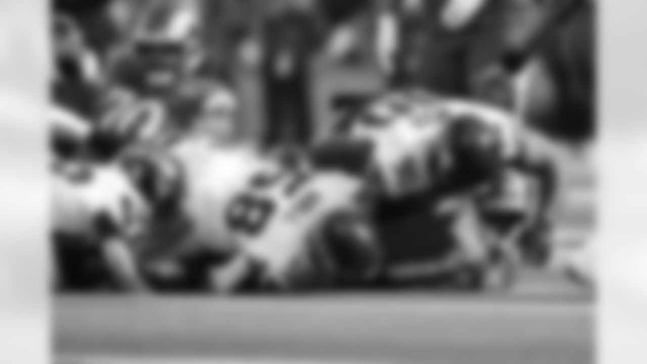 Seahawks linebacker Derick Hall (58) and Seahawks nose tackle Jarran Reed (90) at the Week 18 matchup against the Los Angeles Rams at SoFi Stadium on Sunday, January 5, 2025.