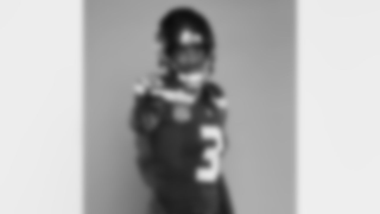 Seahawks safety Nick Emmanwori (3).