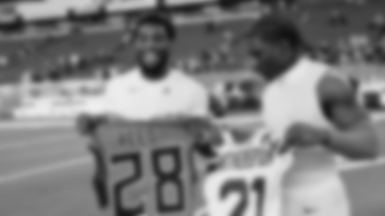 Seahawks celebrate the 30-24 win over the Tennessee Titans at Nissan Stadium on November 23, 2025.