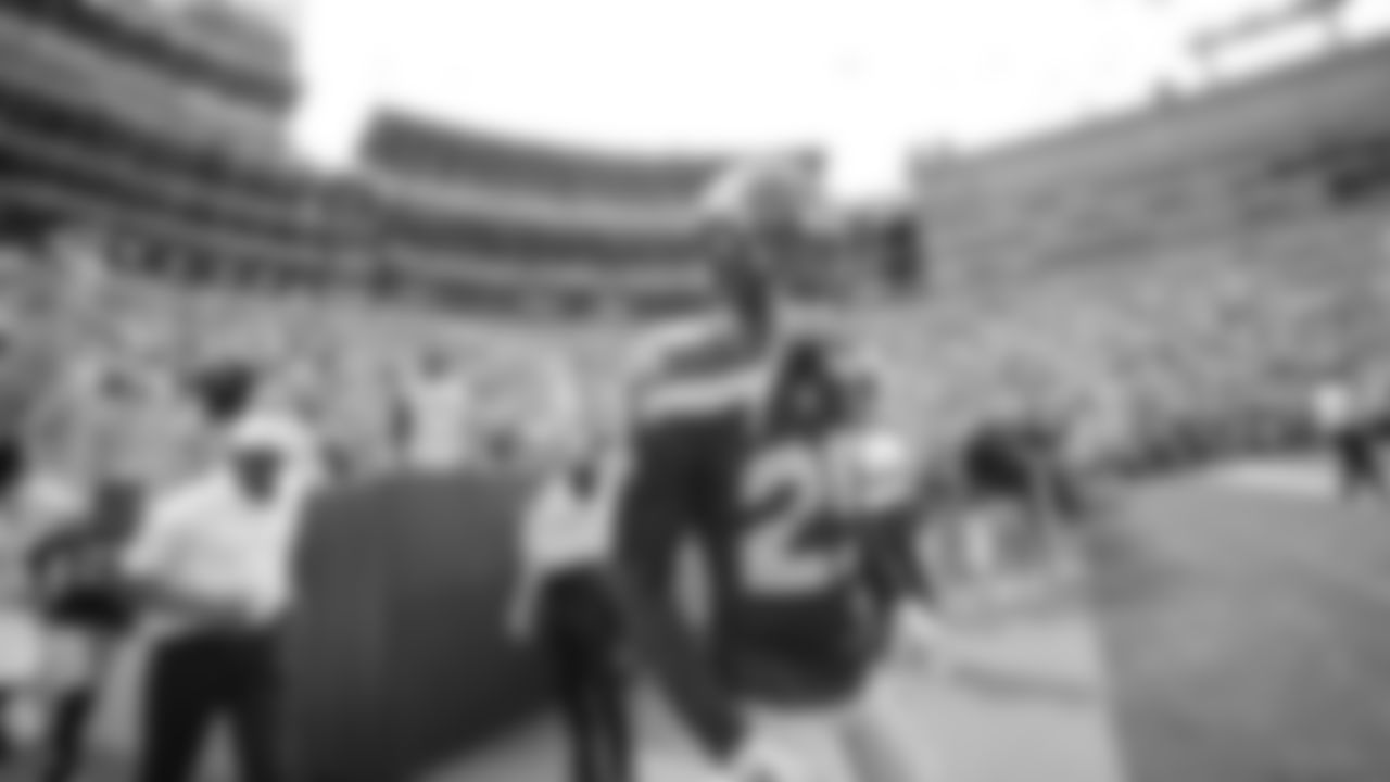 Seahawks cornerback Josh Jobe (29) warms up at Lambeau Field for the preseason Week 3 matchup vs. the Green Bay Packers.