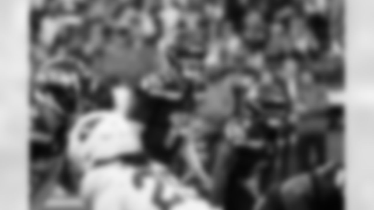 Seahawks quarterback Sam Darnold (14) vs. the Arizona Cardinals in Week 10.