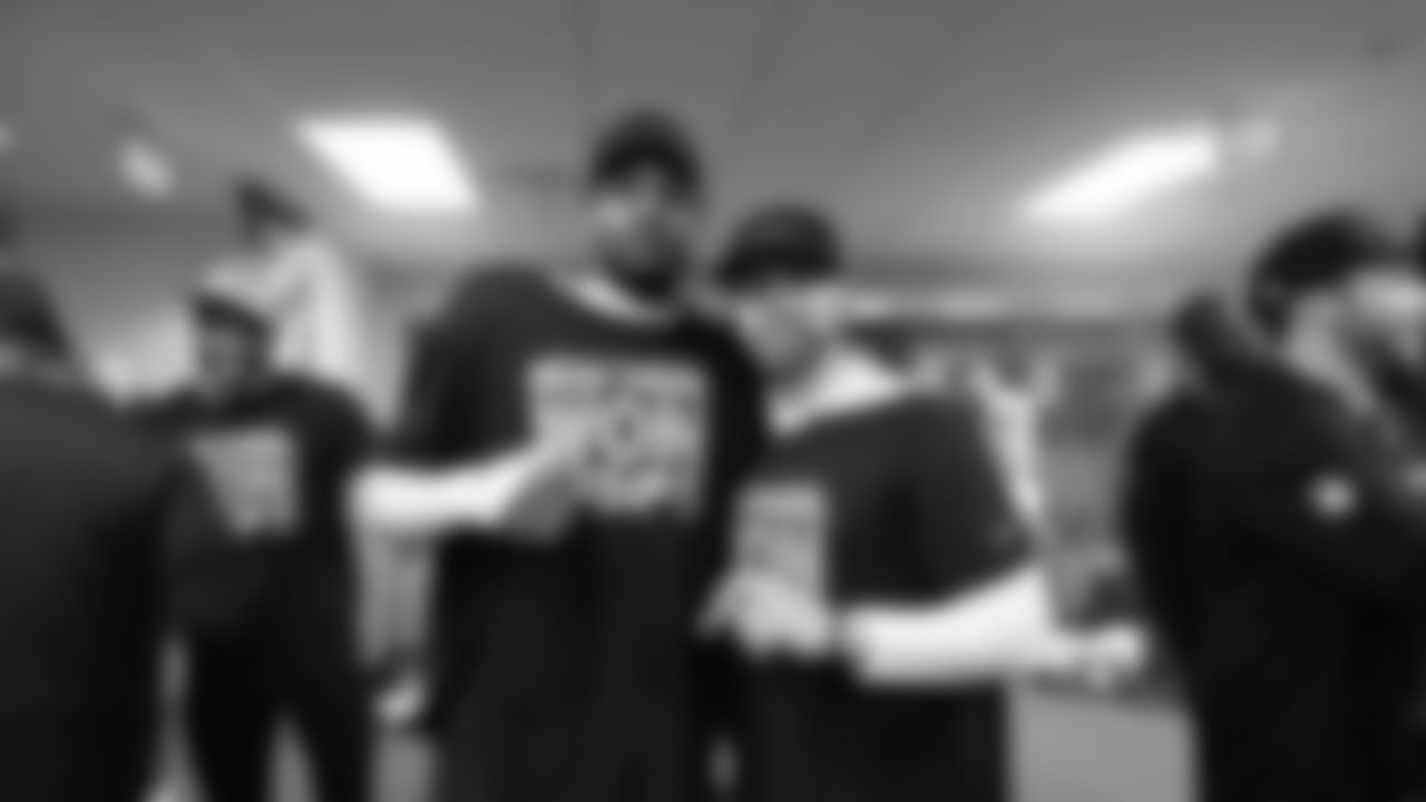 The Seahawks celebrated the win vs. the 49ers at Levi's Stadium in Week 18.