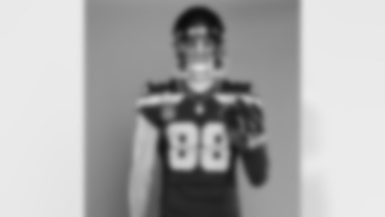 Seahawks tight end AJ Barner (88).