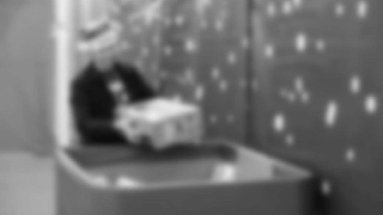 In spirit of the holiday season, the Seahawks volunteered on Wednesday, December 10th, 2025, at the Salvation Army Christmas Warehouse in Tukwila, WA, where they sorted donated toys and contributed $1,000 worth of additional toy donations.