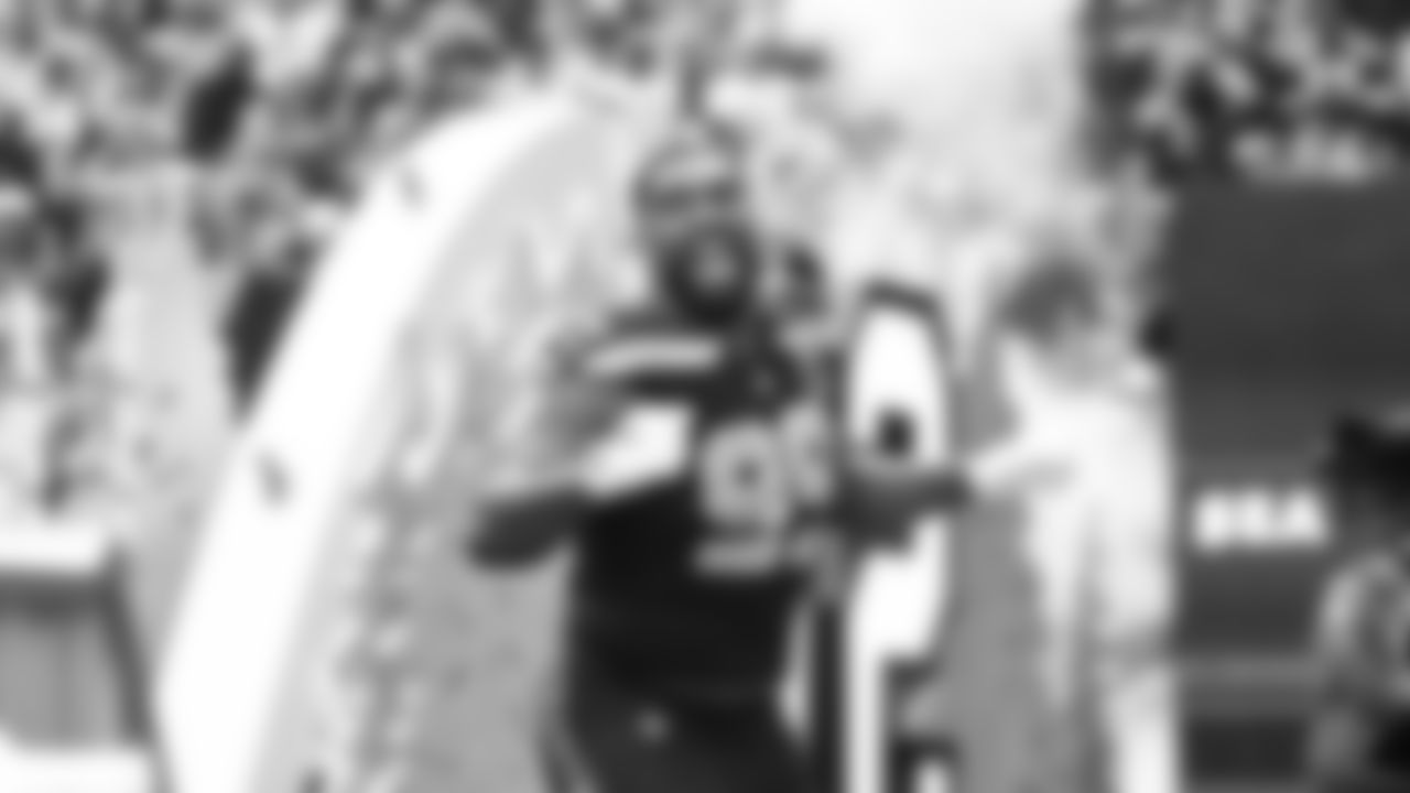 Seahawks defensive tackle Leonard Williams (99) vs. the Arizona Cardinals in Week 10