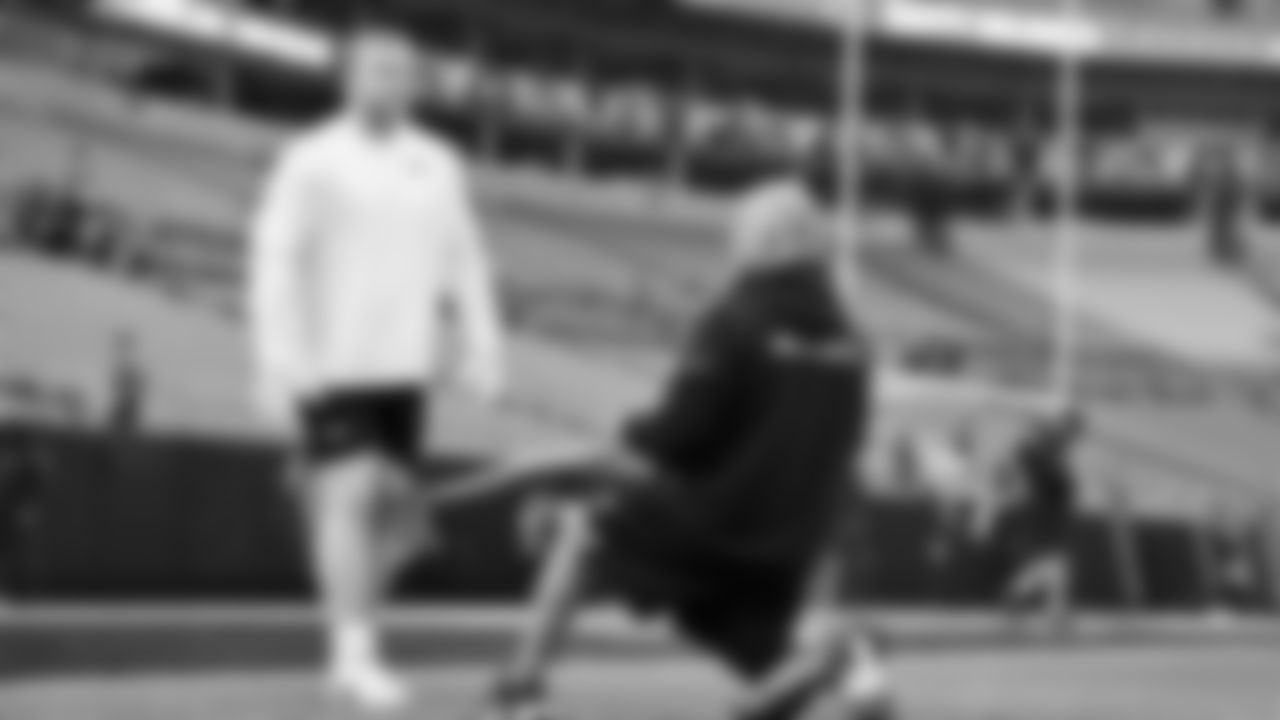 Seahawks defensive tackle Rylie Mills (98) warms up at Bank of America Stadium for the Week 17 matchup vs. Panthers on December 28, 2025.