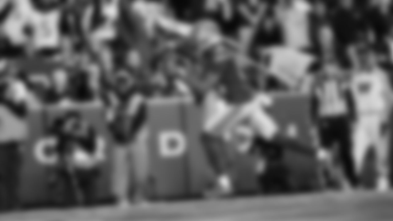 Seattle Seahawks at Washington Commanders for a week 9 throwback matchup on Nov 2, 2025