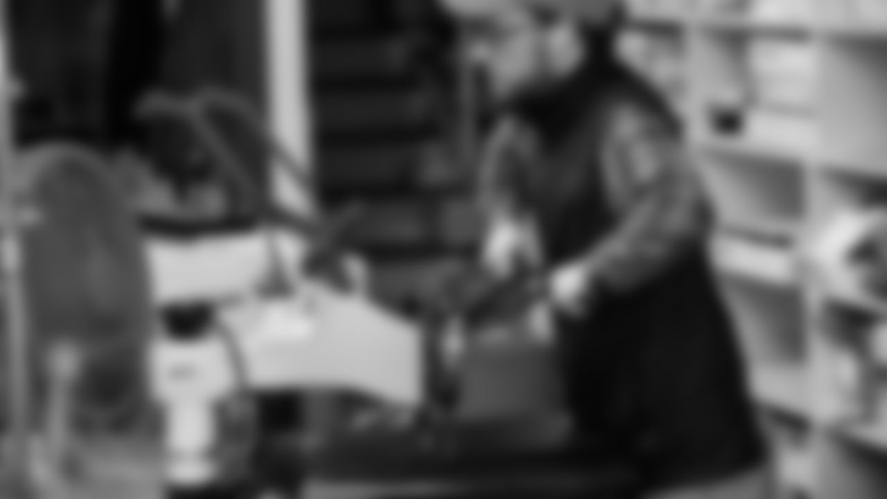 The Seahawks will wear their college navy jerseys vs. the New England Patriots in Super Bowl LX. The jersey features three patches including one to celebrate the Seahawks 50th season, one honoring the 250th anniversary of the United States and the Super Bowl LX logo.