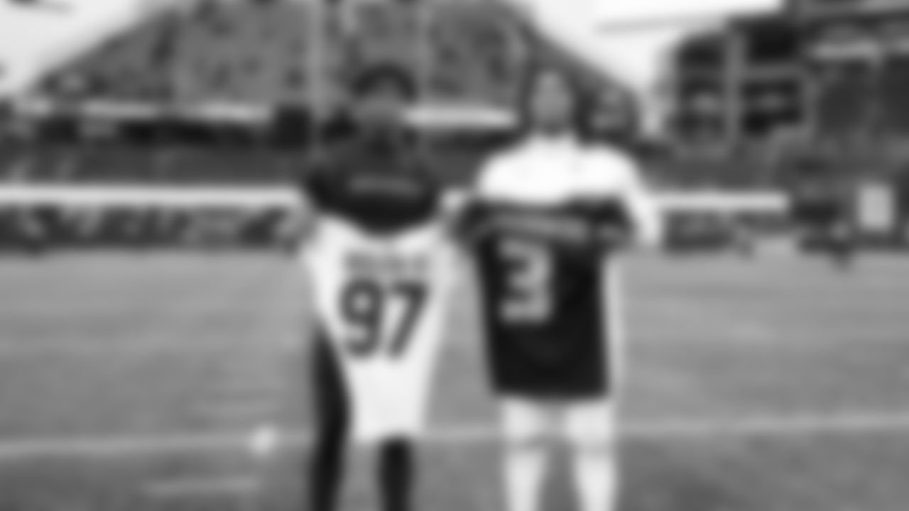 The Seahawks celebrated the 44-22 win over the Cardinals on Sunday, November 9, 2025.