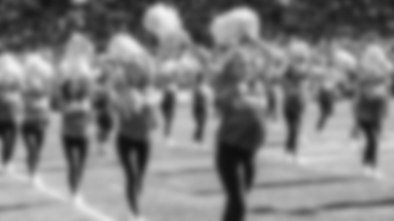 On Saturday, October 5th, Sea Gals/Seahawks Dancers alumni performed at Lumen Field.