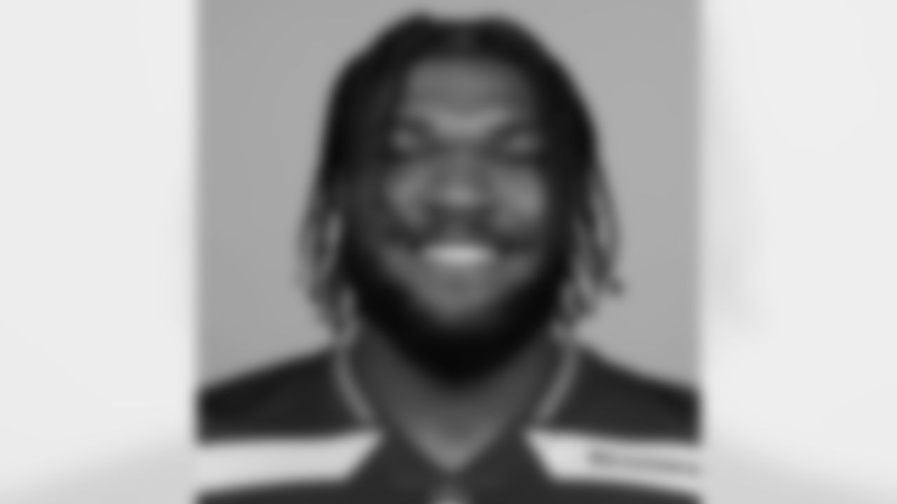 Seahawks running back Cam Akers (30)