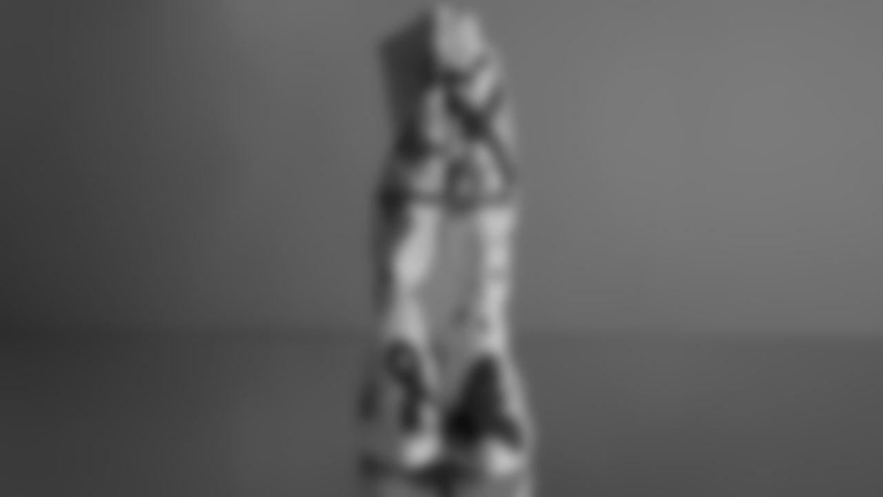 Seahawks Dancers - Broadview Women and Children's Shelter