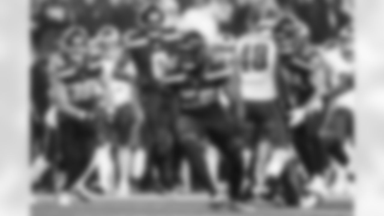 Seahawks linebacker Derick Hall (58)