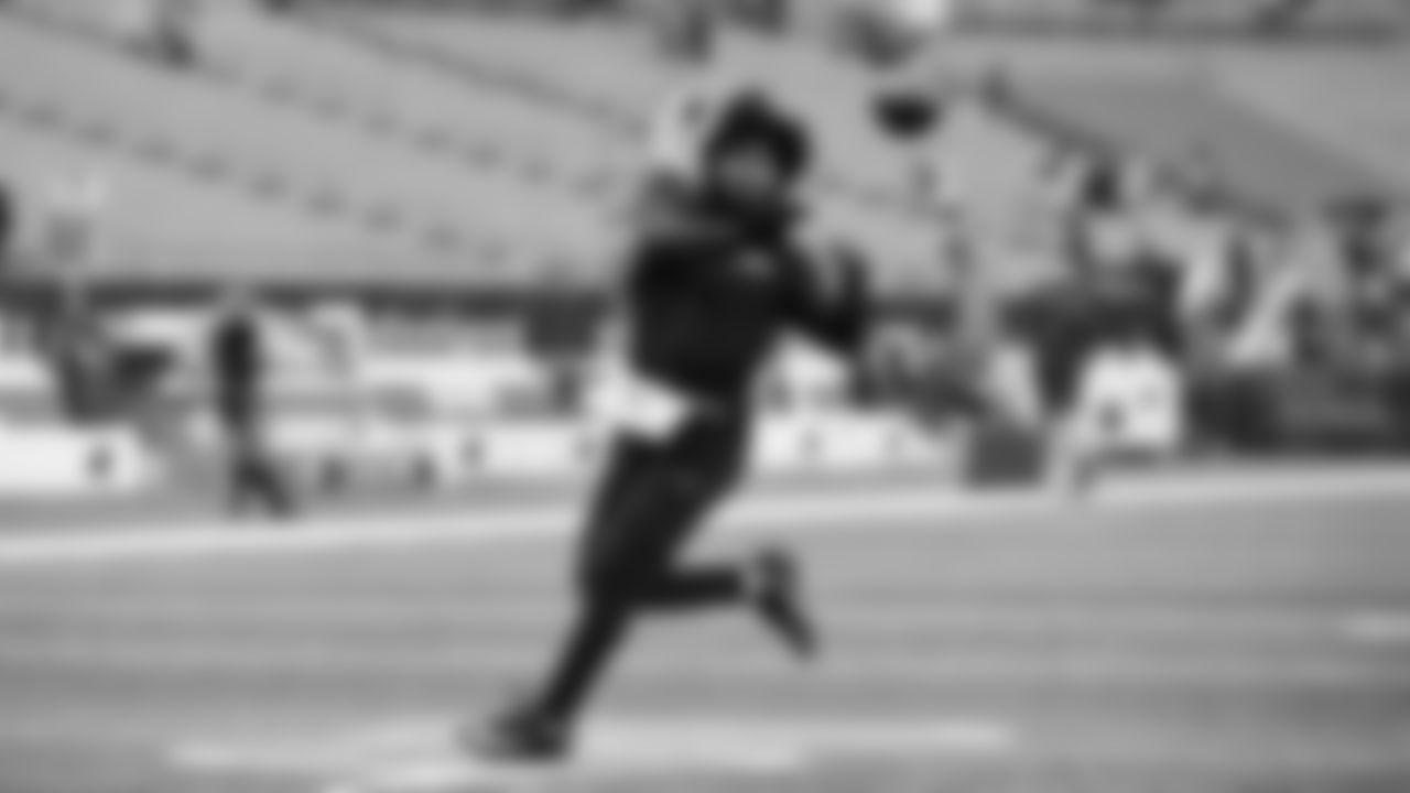 Seahawks running back Cam Akers (30)warms up at Bank of America Stadium for the Week 17 matchup vs. Panthers on December 28, 2025.