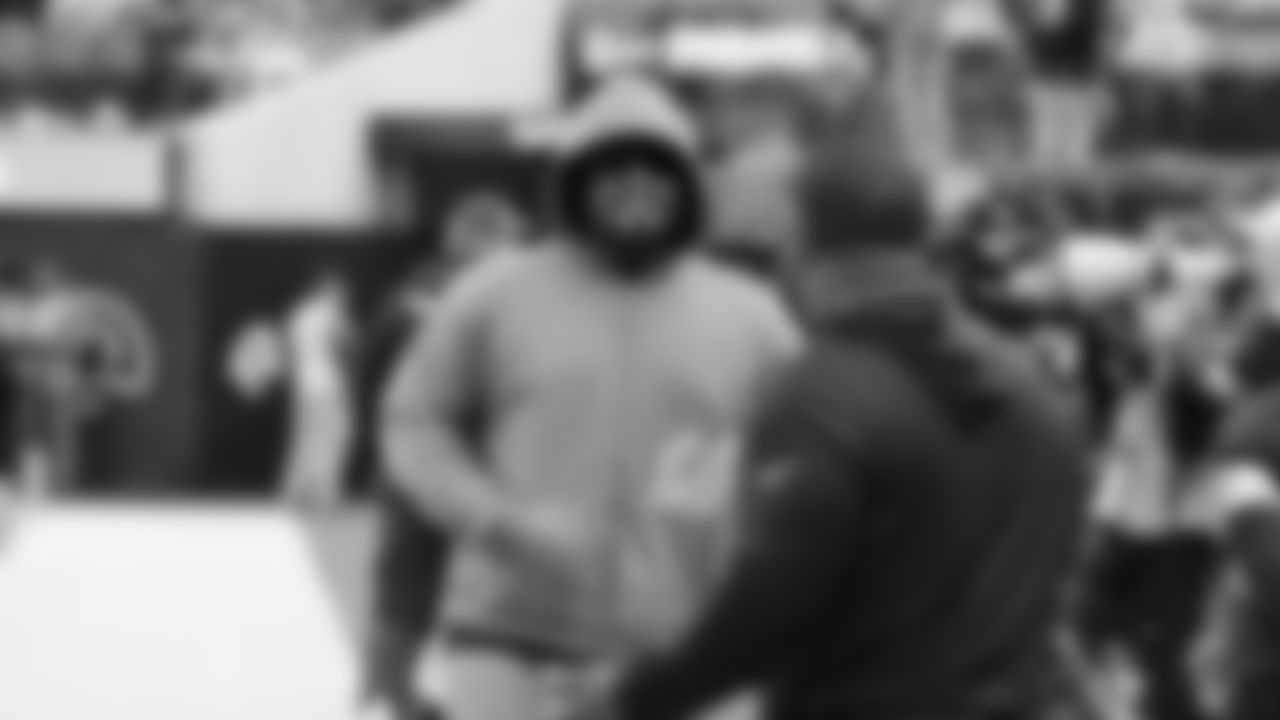 Seahawks Legend Marshawn Lynch during pregame warmups at SoFi Stadium for the Week 11 matchup at the L.A. Rams.