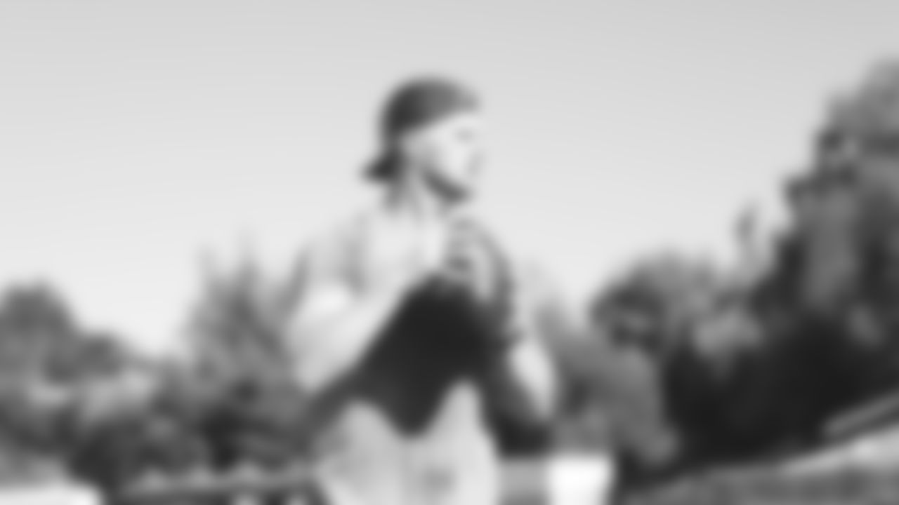 Seahawks quarterback Sam Darnold (14) participated in an off-site workout.