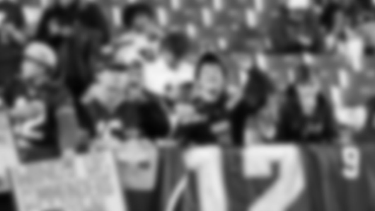 The 12s show up strong, traveling across the country for week 9 at the Commanders on Nov 2, 2025