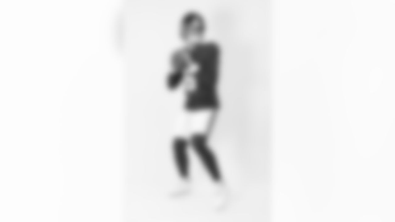 New York Giants quarterback Jaxson Dart (6) poses for a portrait during the NFLPA Rookie Premiere on Saturday, May 17, 2025 in Thousand Oaks, Calif. (Ben Liebenberg/NFL)
