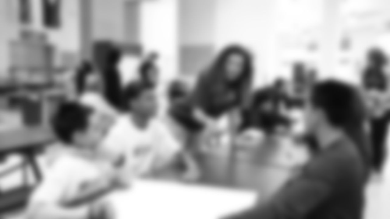 The Seahawks teamed up with EVERFI for a morning learning about mental health with students at Showalter Middle School on October 30, 2025.