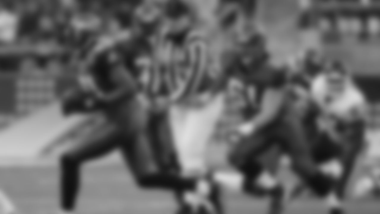OL Robbie Tobeck 200-2006