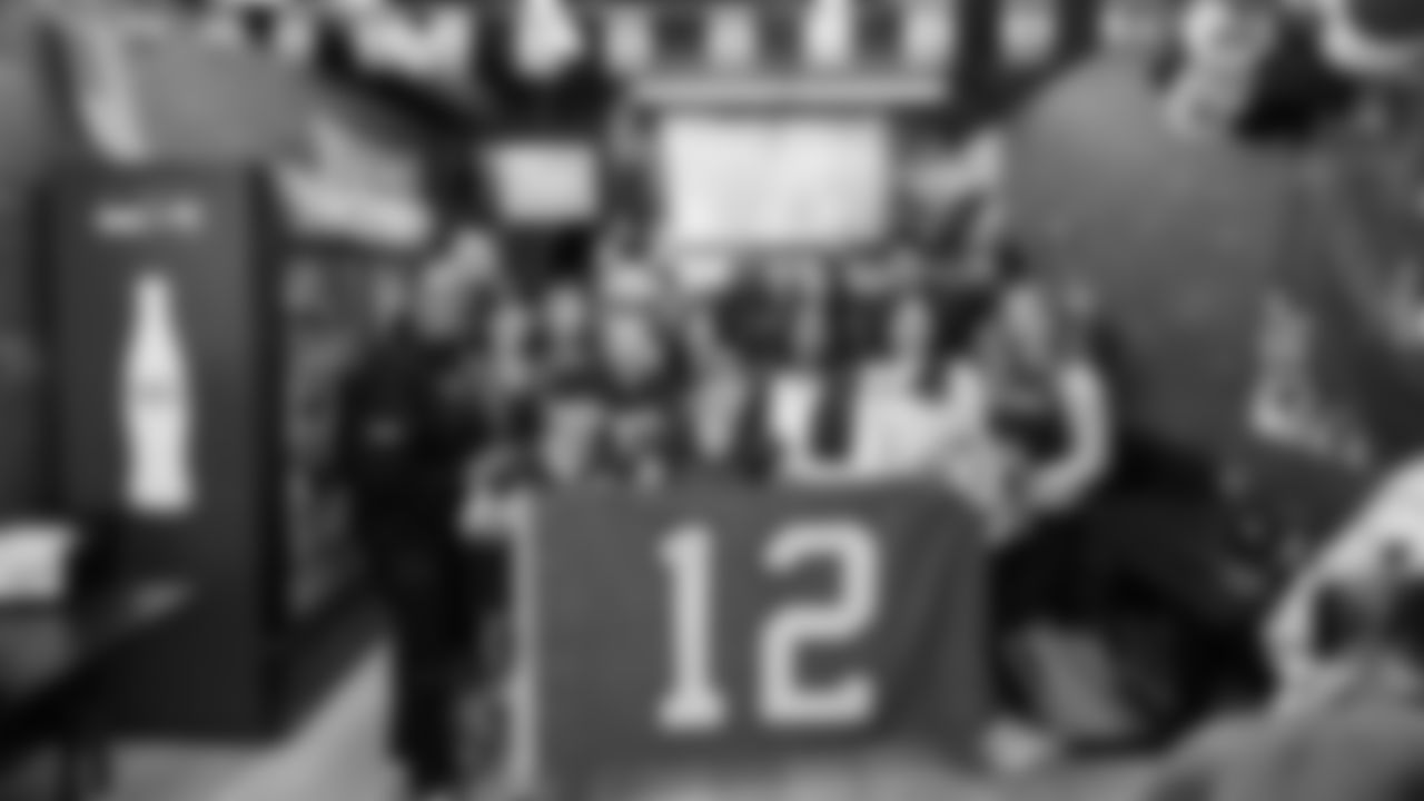 The Seahawks visited local restaurants 'My Little Restaurant' and 'Los Hernandez' on October 15, 2025 in honor or Latino Heritage Month.